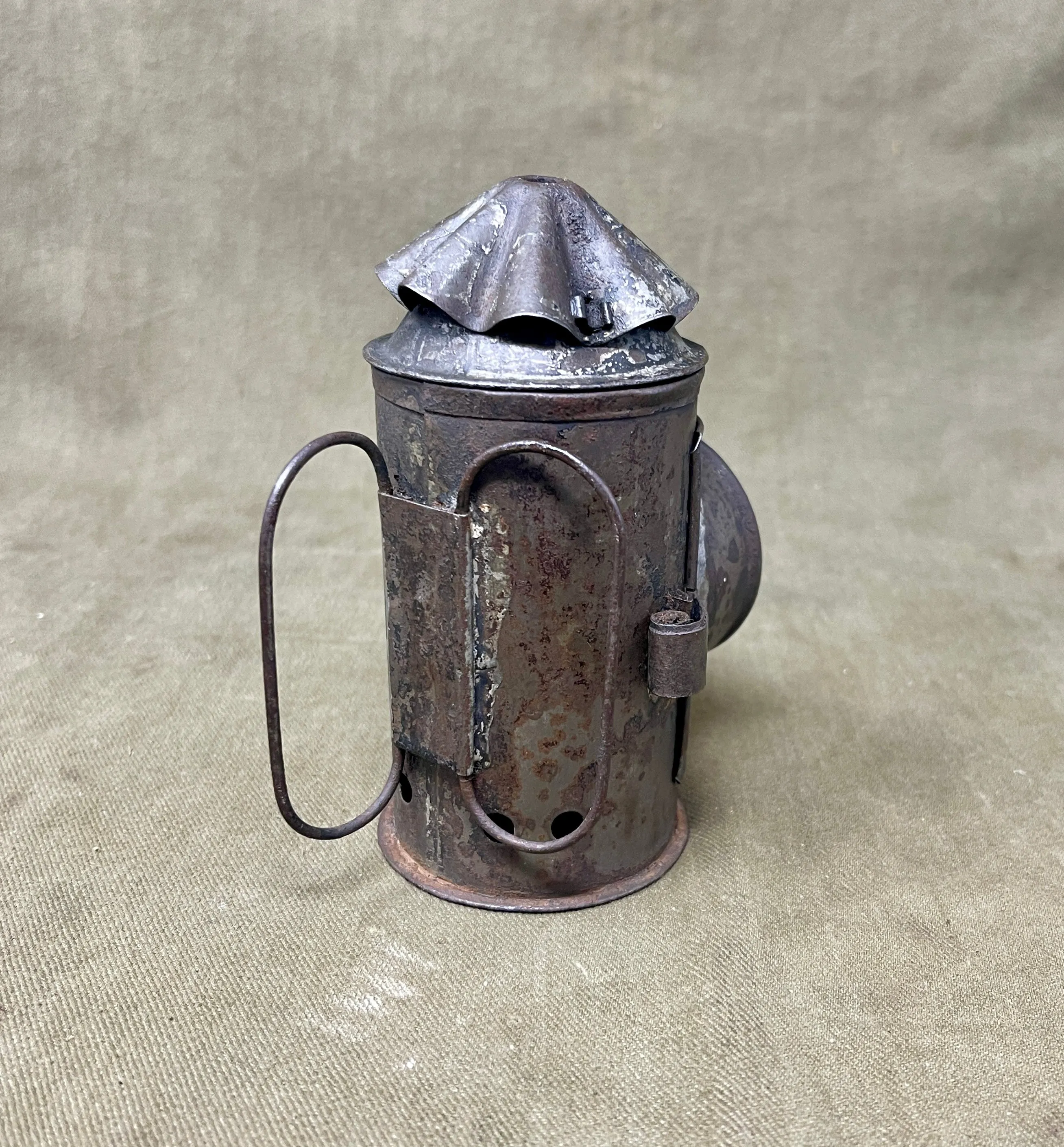 Antique " Ever Ready Bullseye Bulb Torch Hand Lamp (Copy)